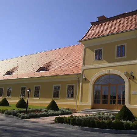 Mátyás Pensión